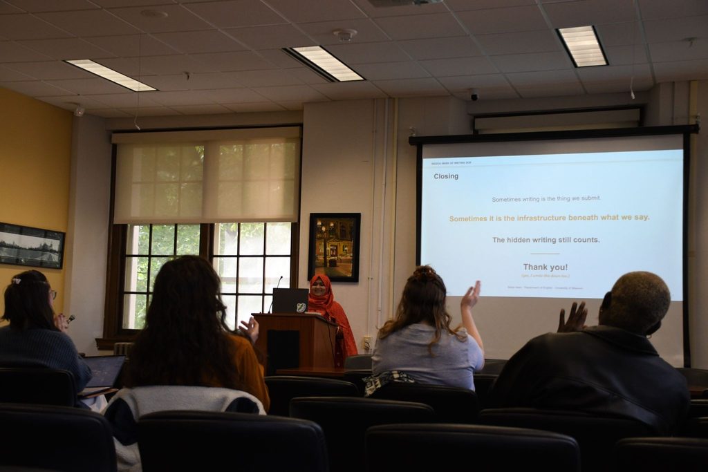 Writing while learning, teaching while writing: between languages, between roles